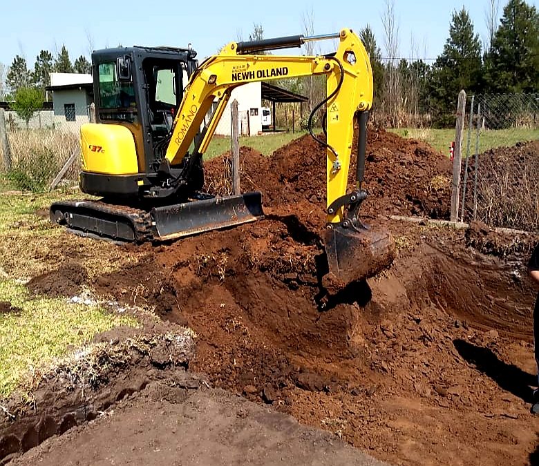 EXCAVACIONES PARA PISCINAS Y MOVIMIENTOS DE SUELOS